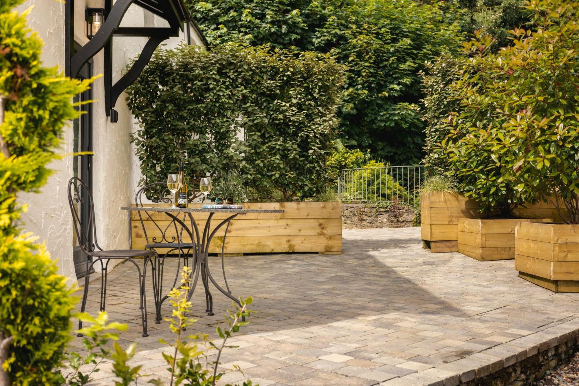 Holiday home Coronation Cottages, Modernised 200-year-old District Getaway For Two Lindale