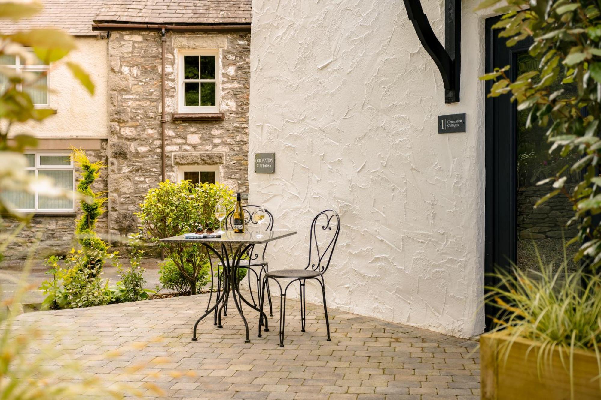 Coronation Cottages, Modernised 200-year-old District Getaway For Two