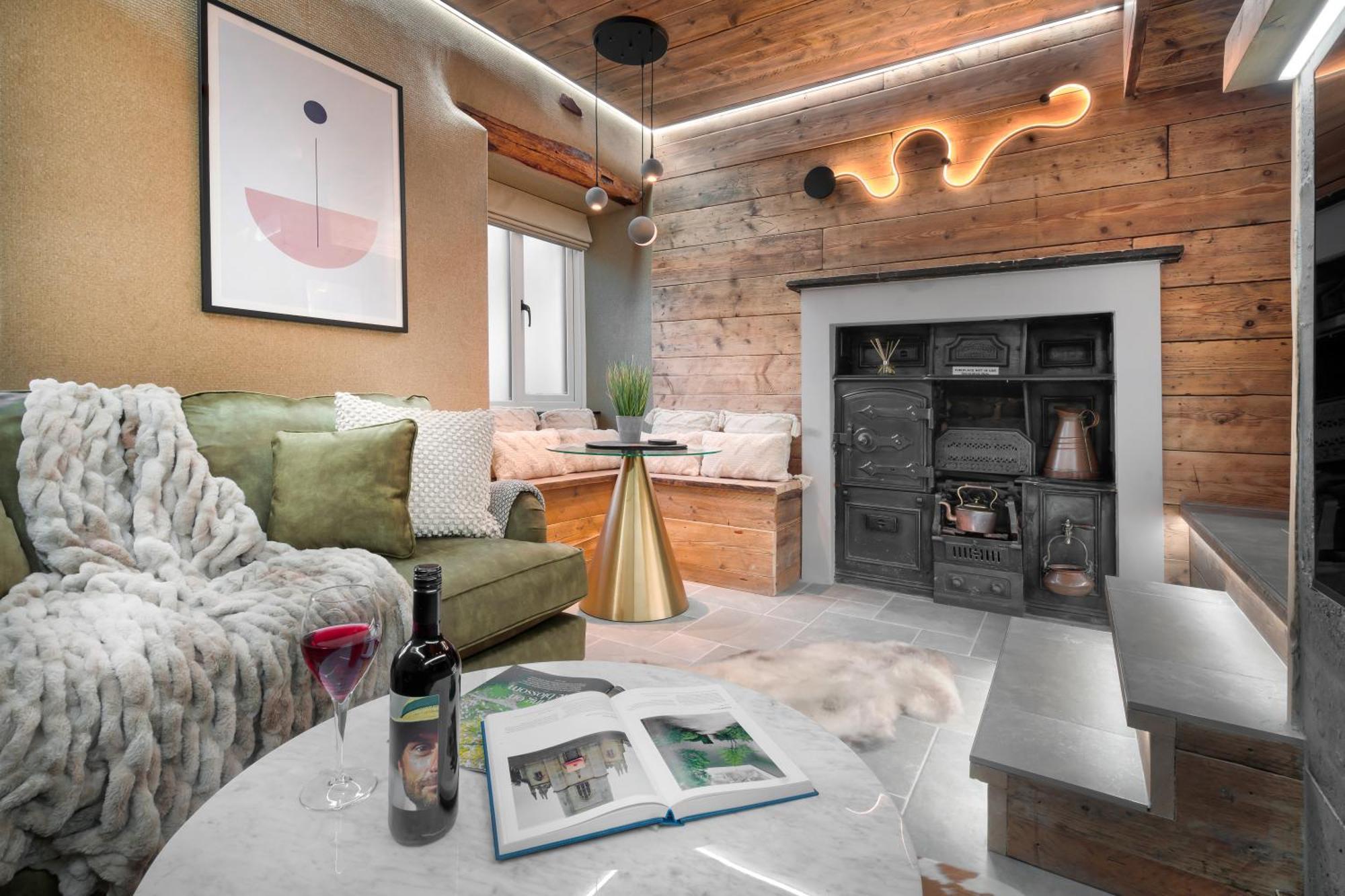 Coronation Cottages, Modernised 200-year-old District Getaway For Two Holiday home *