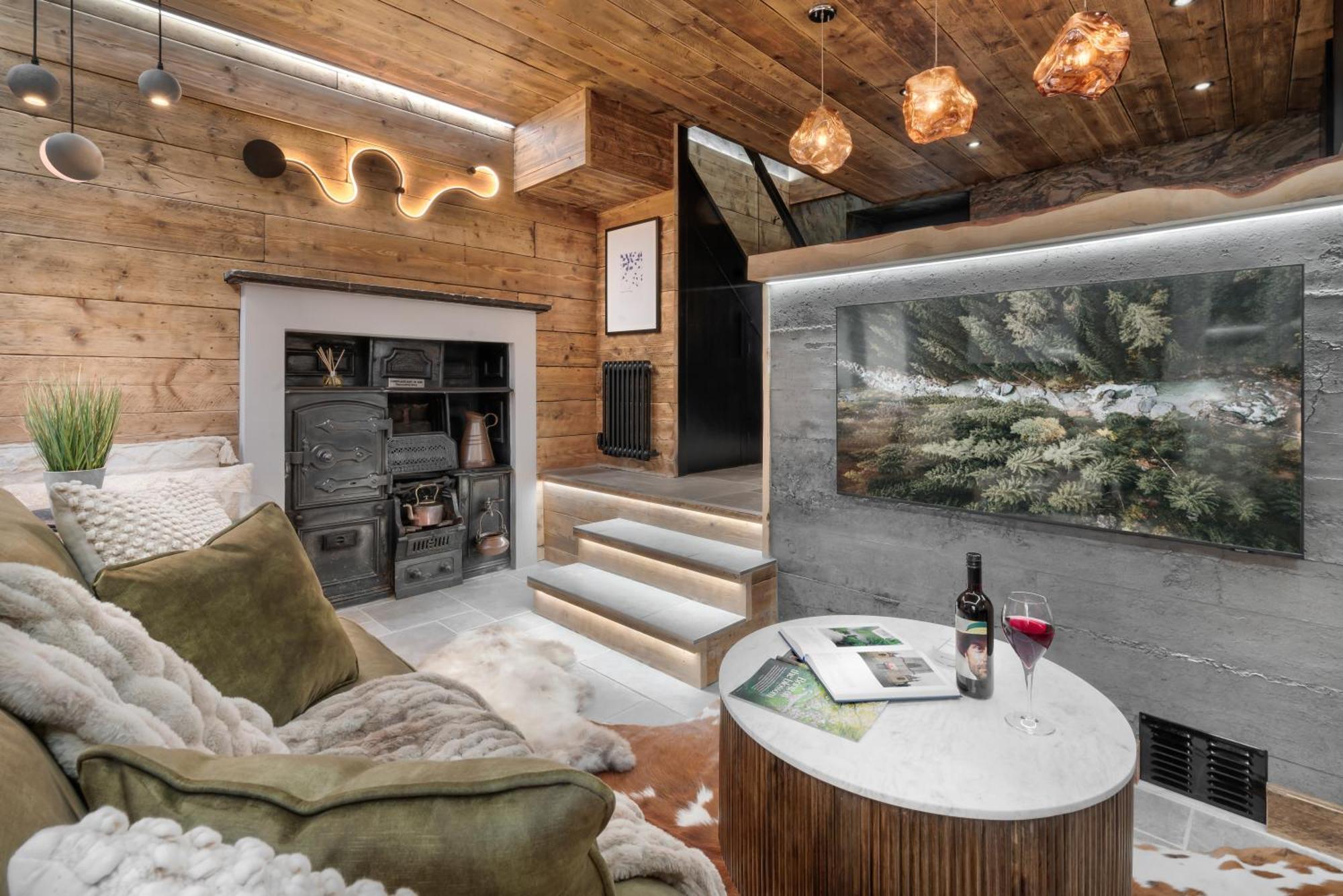 Holiday home Coronation Cottages, Modernised 200-year-old District Getaway For Two *