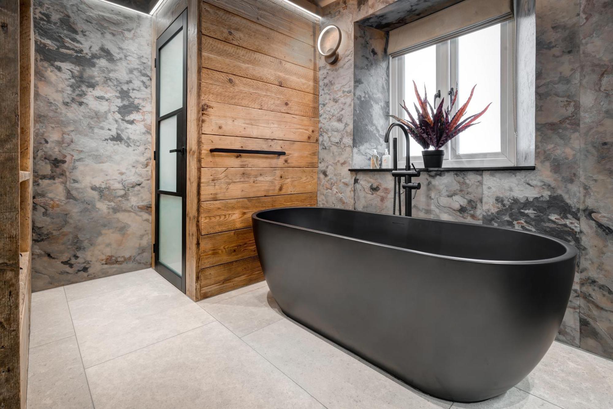 Holiday home Coronation Cottages, Modernised 200-year-old District Getaway For Two Lindale