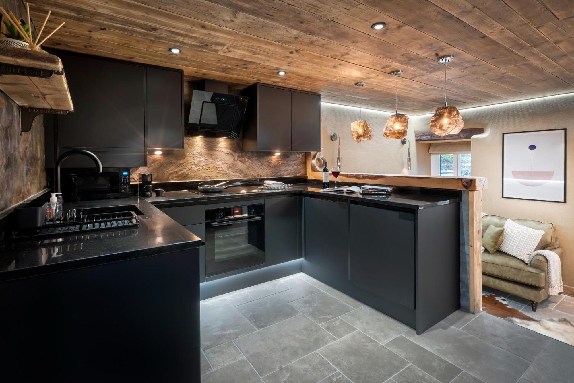 Holiday home Coronation Cottages, Modernised 200-year-old District Getaway For Two Lindale