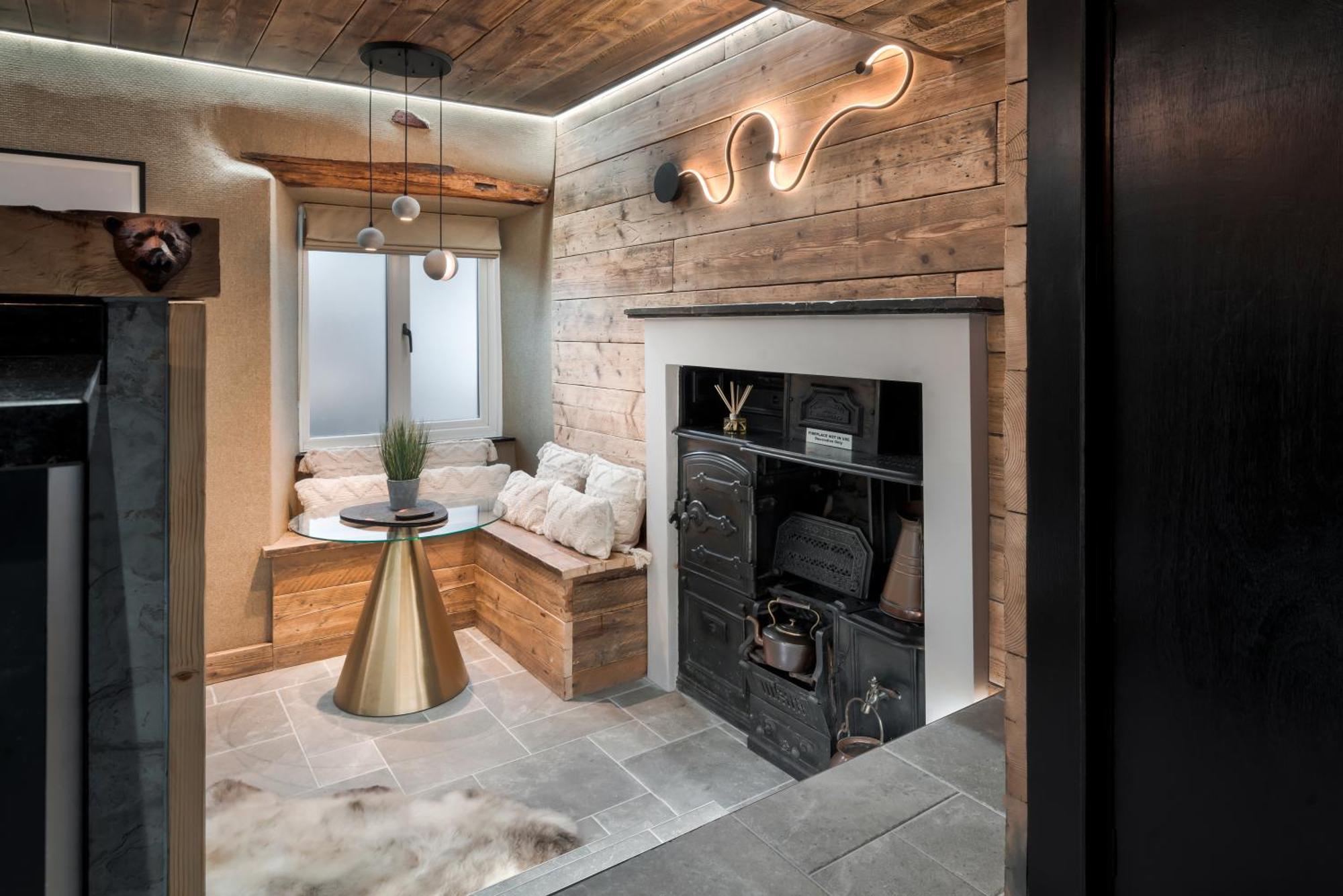 Coronation Cottages, Modernised 200-year-old District Getaway For Two Holiday home Lindale