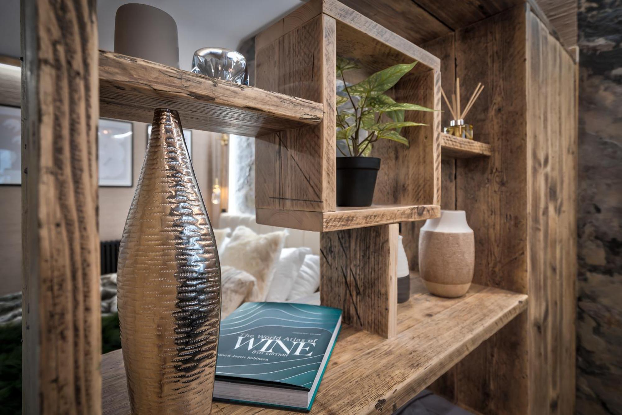 Holiday home Coronation Cottages, Modernised 200-year-old District Getaway For Two *